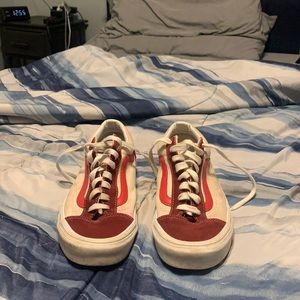 Vans low size 8